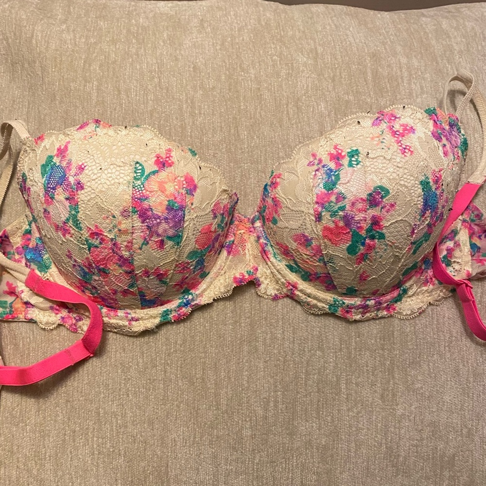 VS Pink Lace Plunge Push Up Bra in Floral 34C